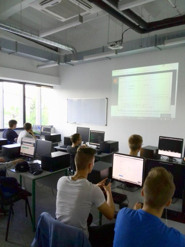 NKKM kompiuterių mokykla